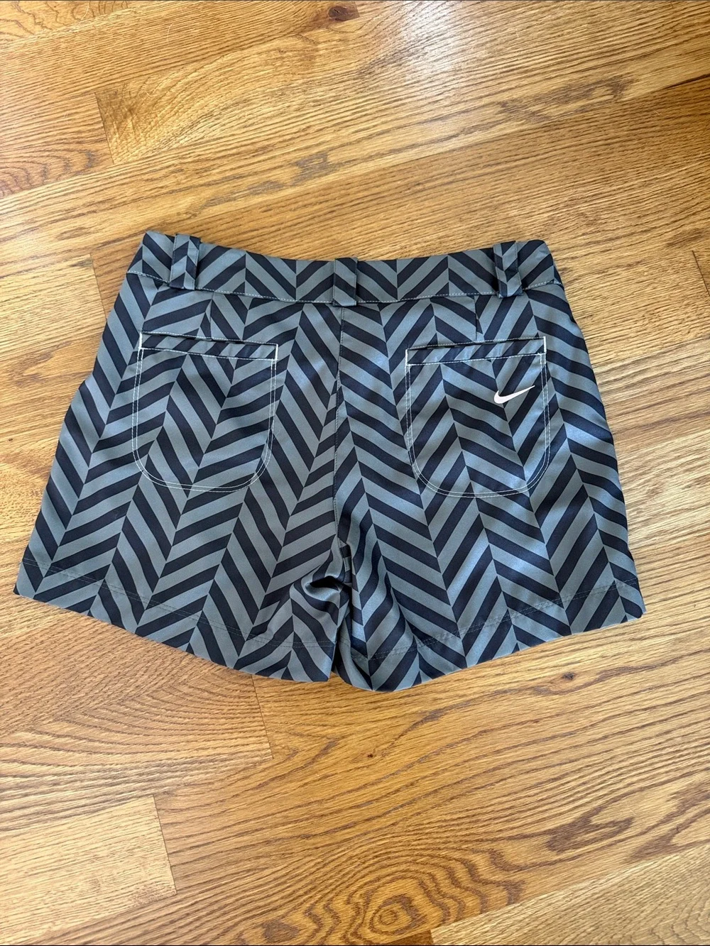 Nike Golf Tour Performance Dri-FIT Chevron Shorts Women’s 6 Green Black